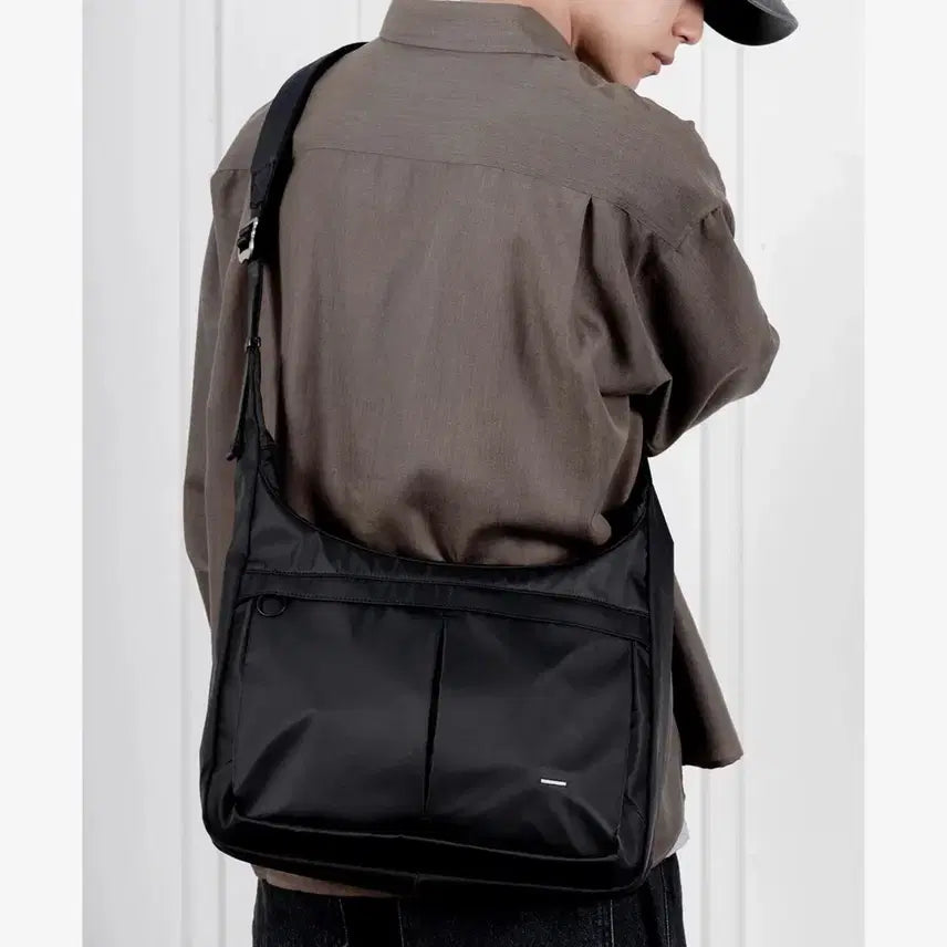 [BUNJANG] WORTHWHILE MOVEMENT Bridge Bag Black / 월스와일무브번트 브릿지백