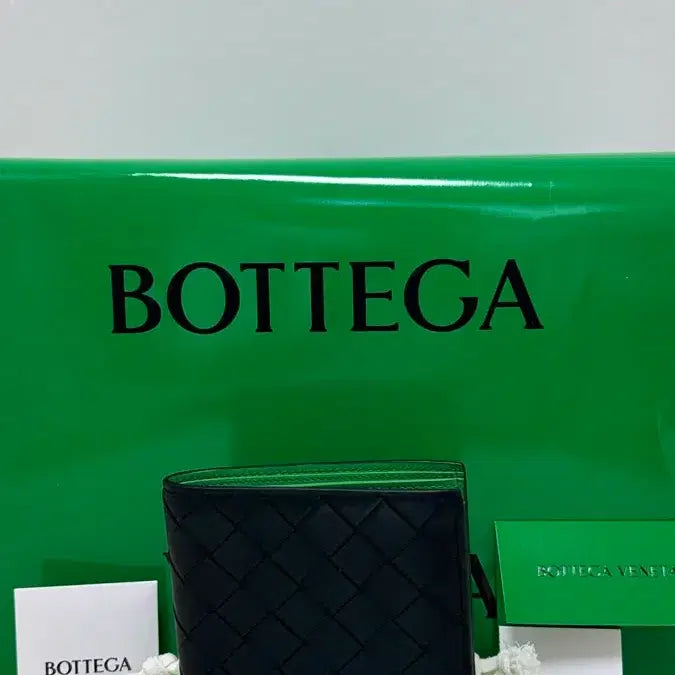 [BUNJANG] Bottega Veneta Bi-fold Wallet / (상태좋음) / (정품) 보테가 베네타 반지갑(영수증보유)