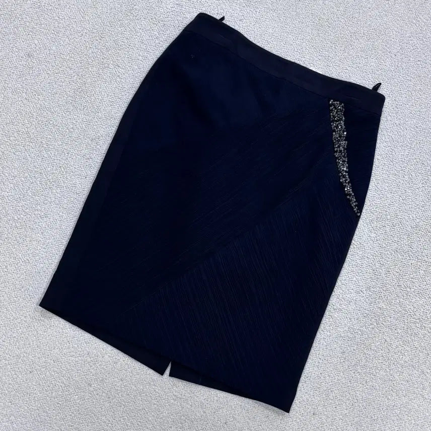 [BUNJANG] Unbalance Pleats H-Line Midi Skirt / 70-90 아이잗 언밸런스 플리츠 H라인 미디 스커트 0715E