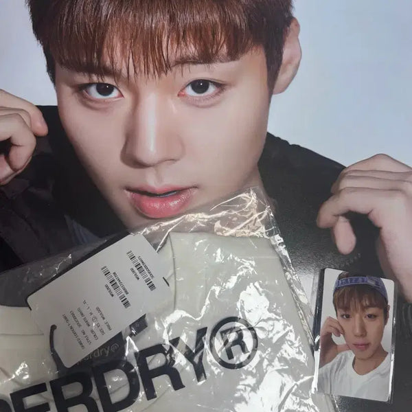 [BUNJANG] Park Jihoon Signed Superdry T-Shirt & Bromide Set / 슈퍼드라이 박지훈 싸인 티셔츠, 브로마이드, 포카