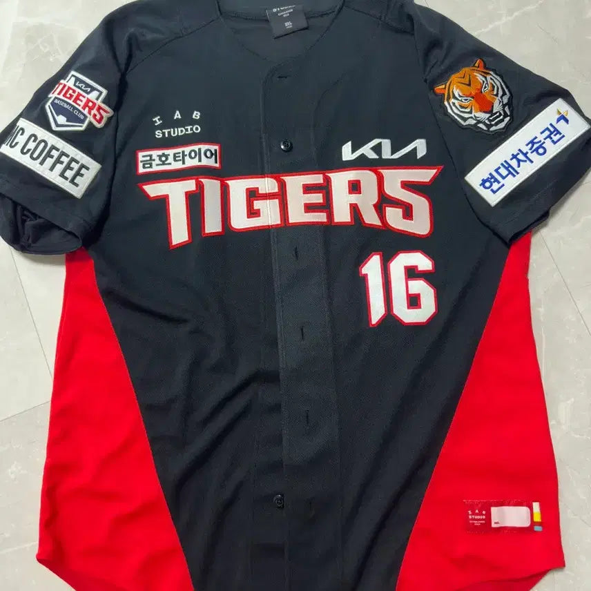 [BUNJANG] Kia Tigers Choi Won-jun Authentic Away Jersey XL / 기아타이거즈 최원준 선수 마킹된 원정유니폼 팝니다.