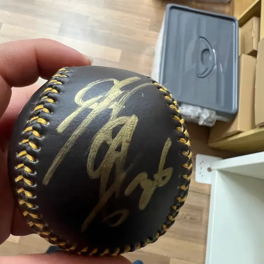 [BUNJANG] Samsung Lions Lee Seung-yeop Retired Legend Signed Baseball / 삼성라이온즈 영구결번 레전드 이승엽 은퇴기념구 친필싸인볼