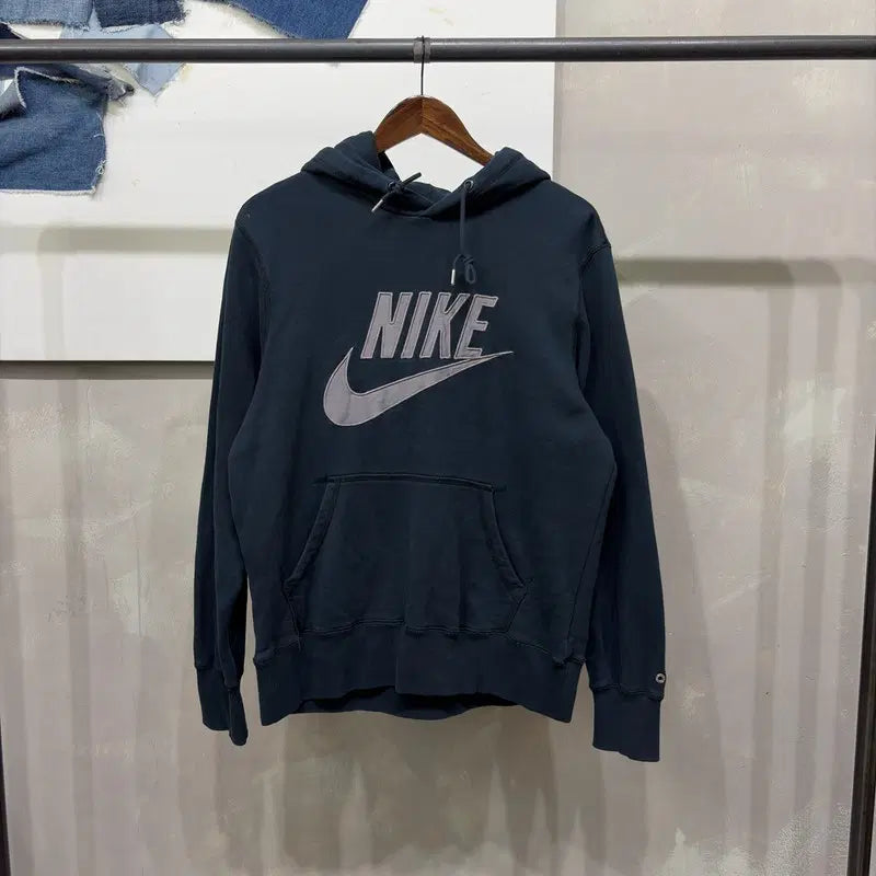 [BUNJANG] Nike Big Logo Patch Black Hoodie / (100) 나이키 스포츠 캐주얼 빅로고 패치 블랙 후드티