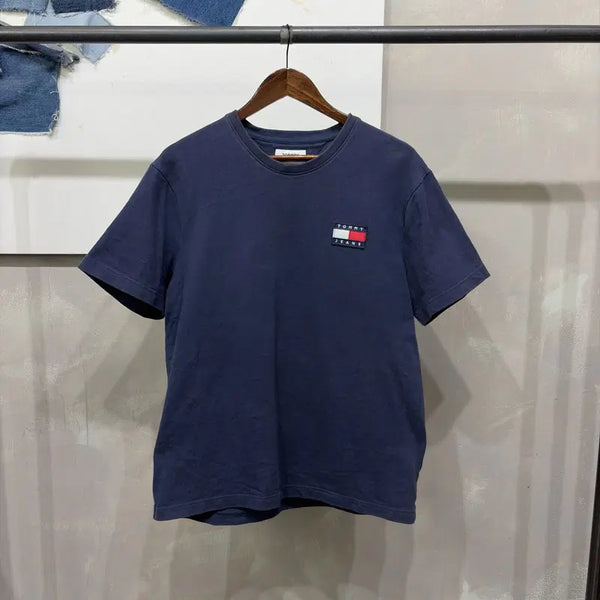 [BUNJANG] Tommy Jeans Casual Basic Logo Patch Navy Short Sleeve T-Shirt / (100) 타미진스 캐주얼 베이직 로고 패치 네이비 반팔 티