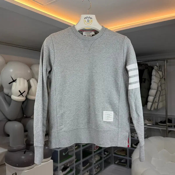 [BUNJANG] Thom Browne Diagonal Armband Embroidery Sweatshirt / [리오브] 톰브라운 사선 완장 자수 맨투맨
