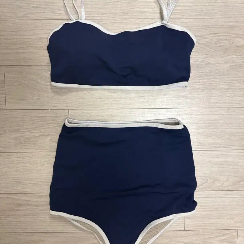 [BUNJANG] Navy High-Waist Bikini Set / 네이비 비키니 하이웨스트