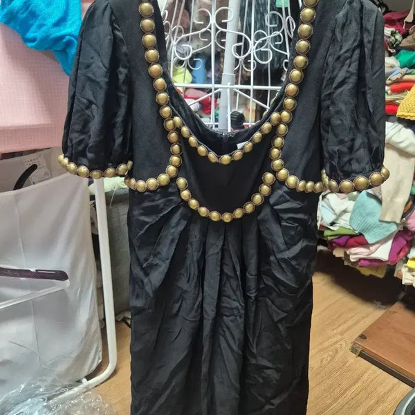 [BUNJANG] Tempekley Black Mini Dress with Gold Trim / 블랙 금장 장식 원피스 런던 브랜드 tempekley 미니원피스