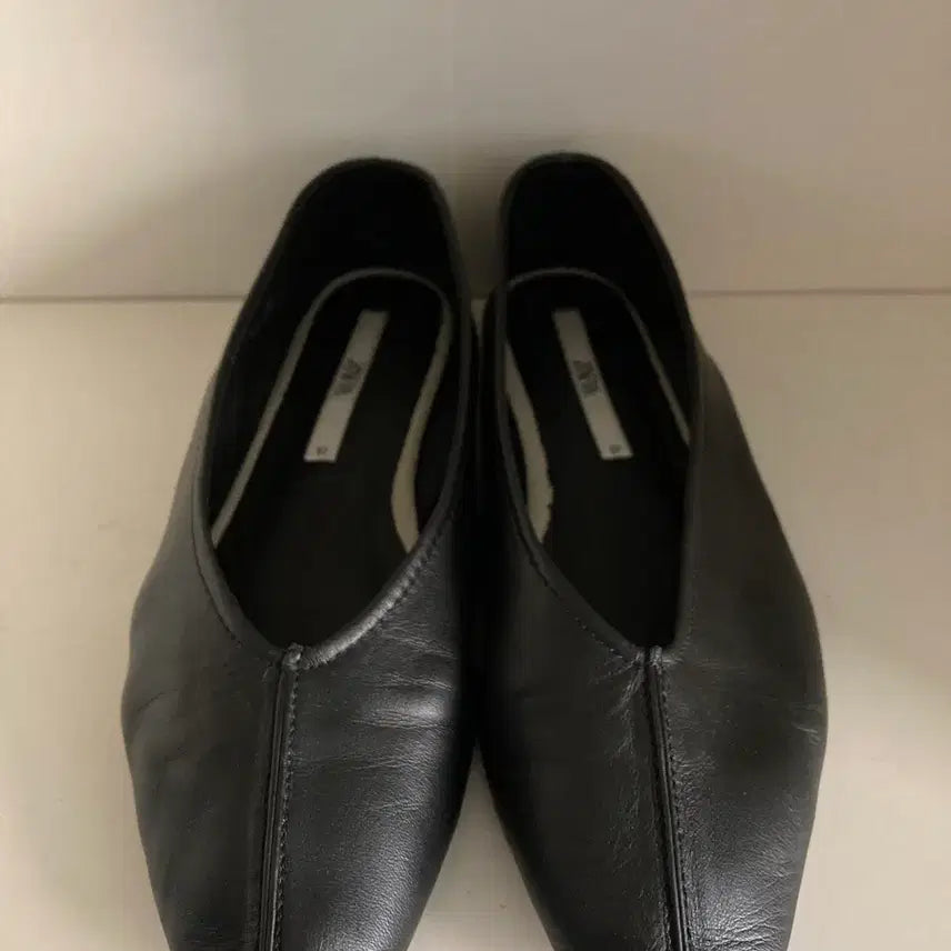 [BUNJANG] Zara Leather Flat Shoes / 자라 레더 플랫