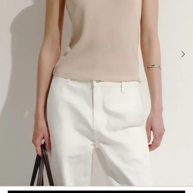 [BUNJANG] SIESIK URBAN ESSENTIALS Sleeveless Beige / 시에 어반 에센셜 슬리브리스 베이지