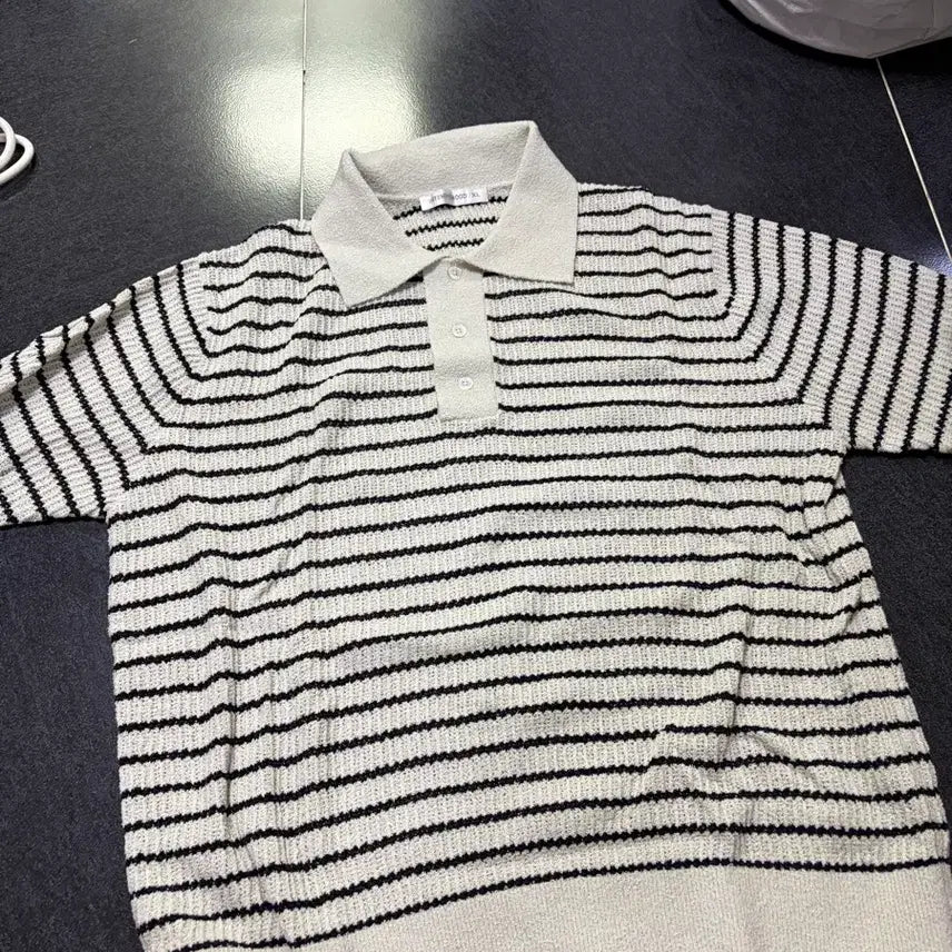 [BUNJANG] Intempomood Striped Collar Short Sleeve Knit / 인템포무드 스트라이프 칼라 반팔니트