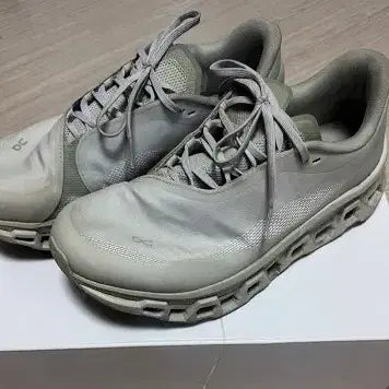 [BUNJANG] Onrunning Cloudmonster 2 & Kiss Cloudzone Sneakers / 온러닝 X 파프 클라우드몬스터 2/키스 클라우드존