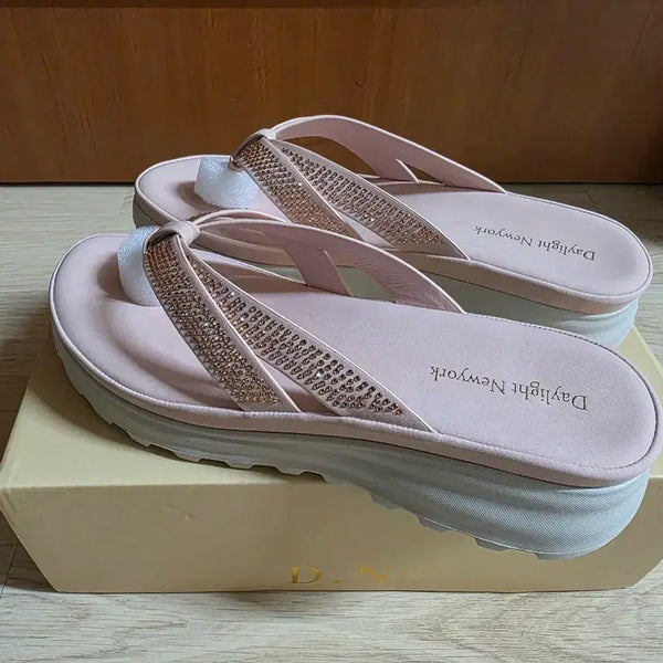 [BUNJANG] Daylight New York Cubic Leather Flip-Flops (245mm) / (새상품)<데이라잇뉴욕>성수동 수제화 소가죽 큐빅 핑크 쪼리(245mm)