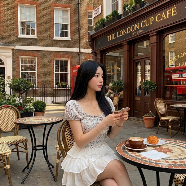 [BUNJANG] Mint Flower Square Neck Off-Shoulder Ruffle Short Sleeve Slim Fit T-Shirt / 민트 플라워 스퀘어넥 오프숄더 프릴 반팔티 반팔티셔츠 슬림티 슬림핏 핀터룩