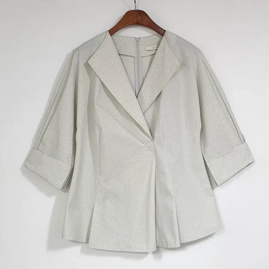 [BUNJANG] Izzat Baba 100% Silk Stripe Wrap Blouse (Size 55) / 아이잗바바 실크100 블라우스 55