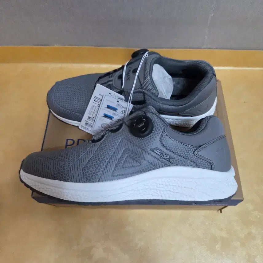 [BUNJANG] Pro World Cup Dial Running Shoes - Men's 270 / 프로월드컵 다이얼 런닝화 새제품. 텍가 178,000원 남성 270.