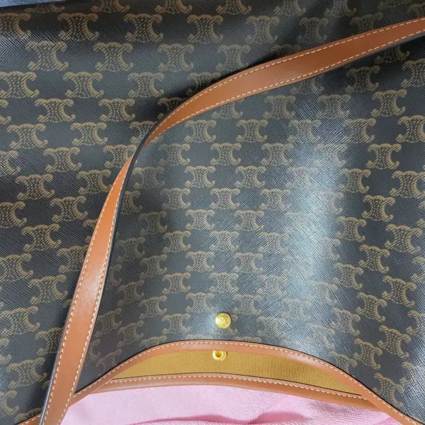 [BUNJANG] Celine Triomphe Shoulder Bag / 가방