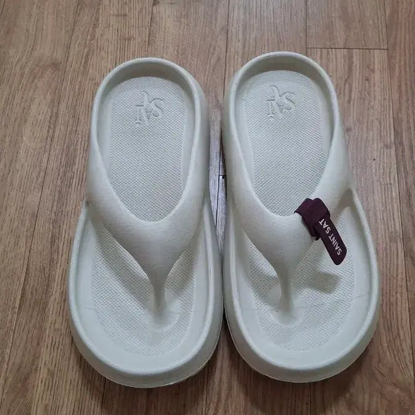 [BUNJANG] Saint Satin Strappy Sandals (235-240) / 세인트새틴 쪼리 235-240. 새상품