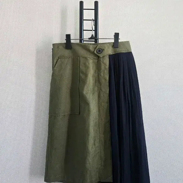 [BUNJANG] Lucky Chouette Two-tone Shirring Long Skirt Khaki/Navy / 럭키슈에뜨 투톤 셔링 롱 스커트 카키/네이비