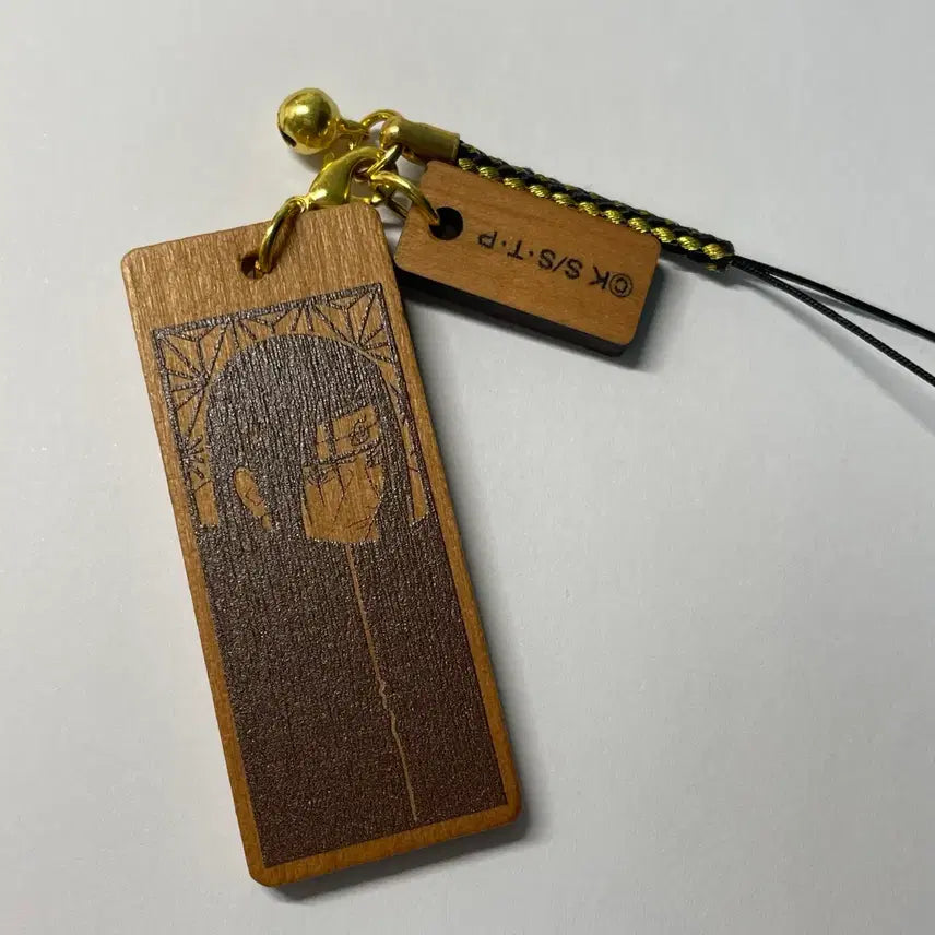 [BUNJANG] Naruto Uchiha Itachi Wooden Charm Strap / 나루토 우치하 이타치 목각키링 목각 스트랩
