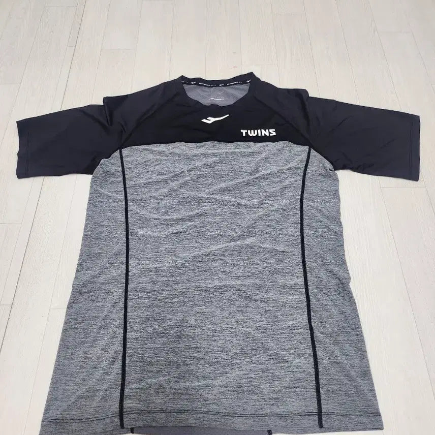 [BUNJANG] LG Twins Player Issued Short Sleeve Undershirt Size 120 / LG트윈스 선수실착 반팔 언더셔츠 판매!!