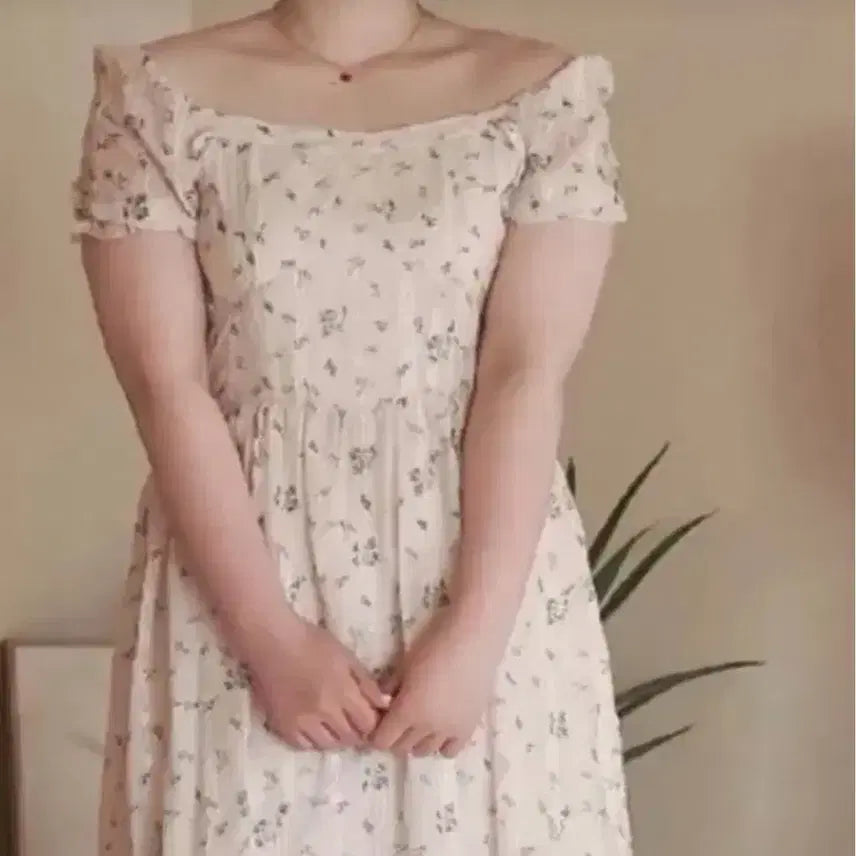 [BUNJANG] Zigzag Floral Off-Shoulder Dress / 지그재그 플로럴 오프숄더 원피스