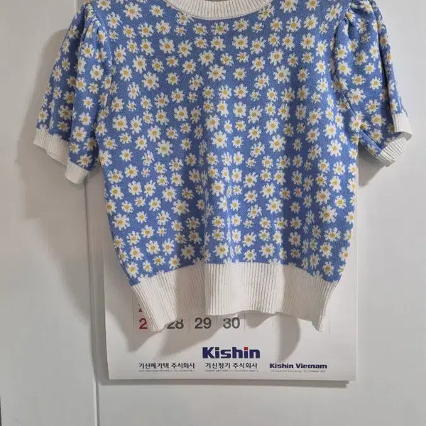 [BUNJANG] Blue Daisy Pattern Short Sleeve Knit / 블루 데이지 패턴 반팔 니트