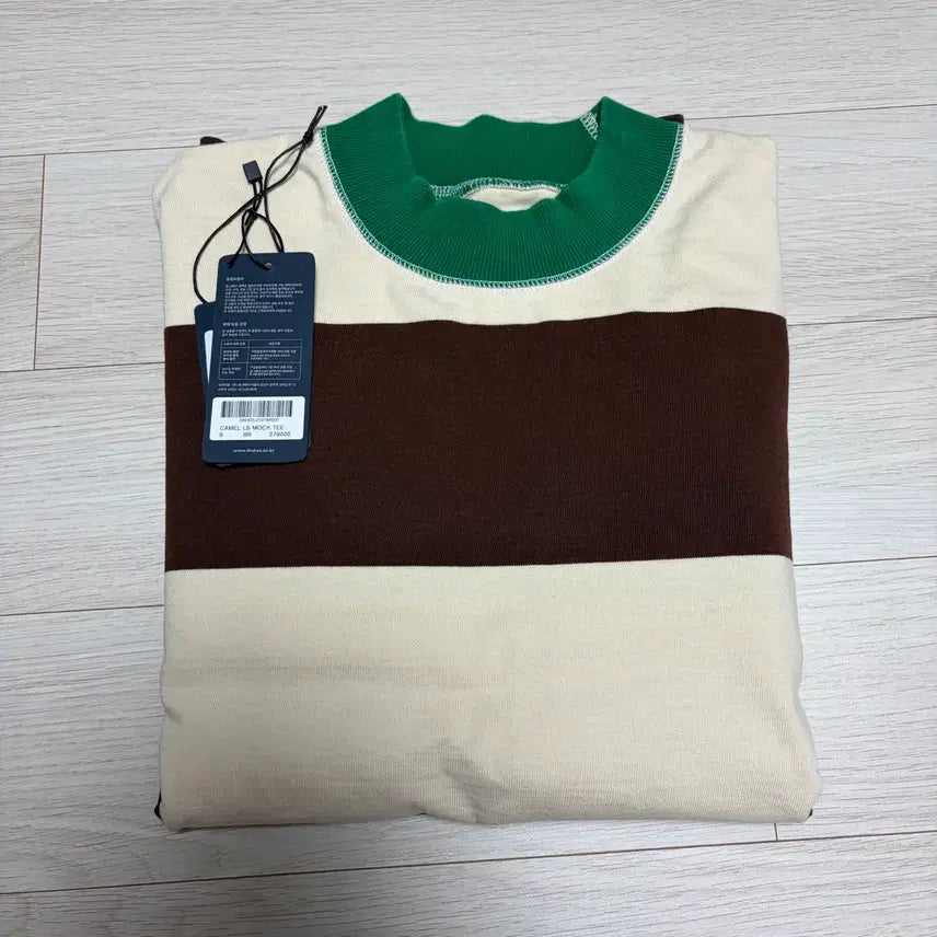 [BUNJANG] Drake's Camel Mock Neck T-Shirt - Size S / 드레익스 카멜 모크넥 티 s사이즈