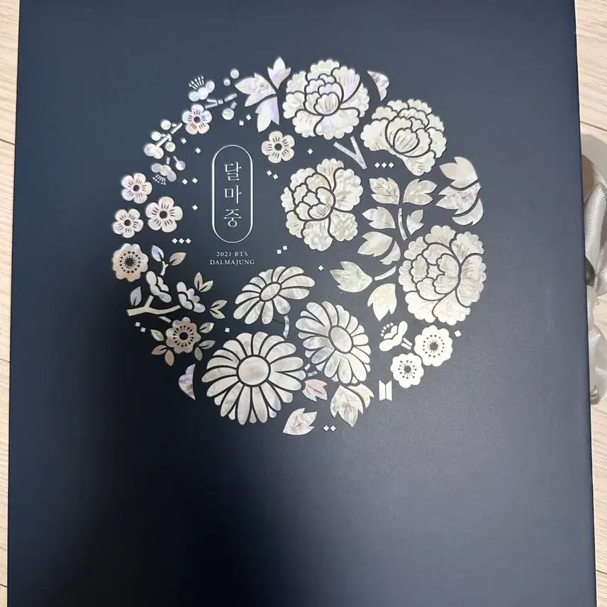 [BUNJANG] BTS 2021 Dalmajung Photocard Binder and Photocards / 2021 BTS 달마중 포카바인더 및 포카들