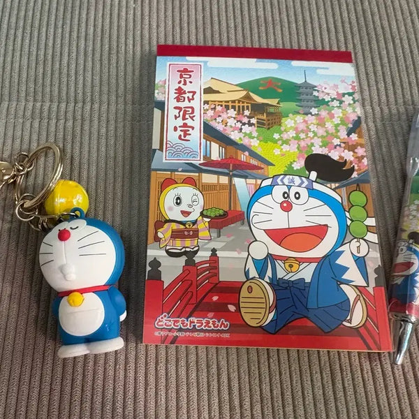 [BUNJANG] Doraemon Keyring, Sticky Notes, and Ballpoint Pen Set / 도라에몽 키링+떡메모지+볼펜 일괄 판매