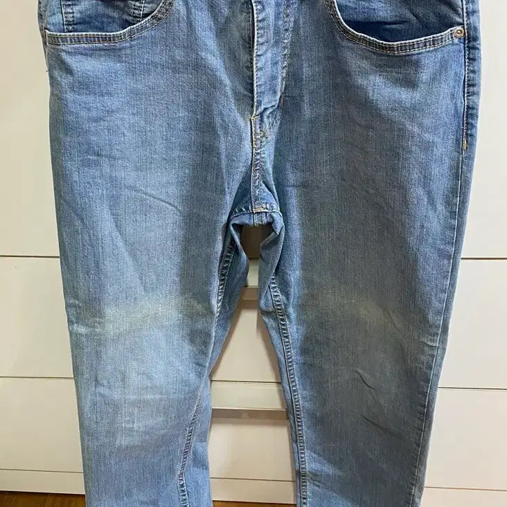 [BUNJANG] SPAO Light Wash Denim Pants / SPAO 연청 데님 팬츠