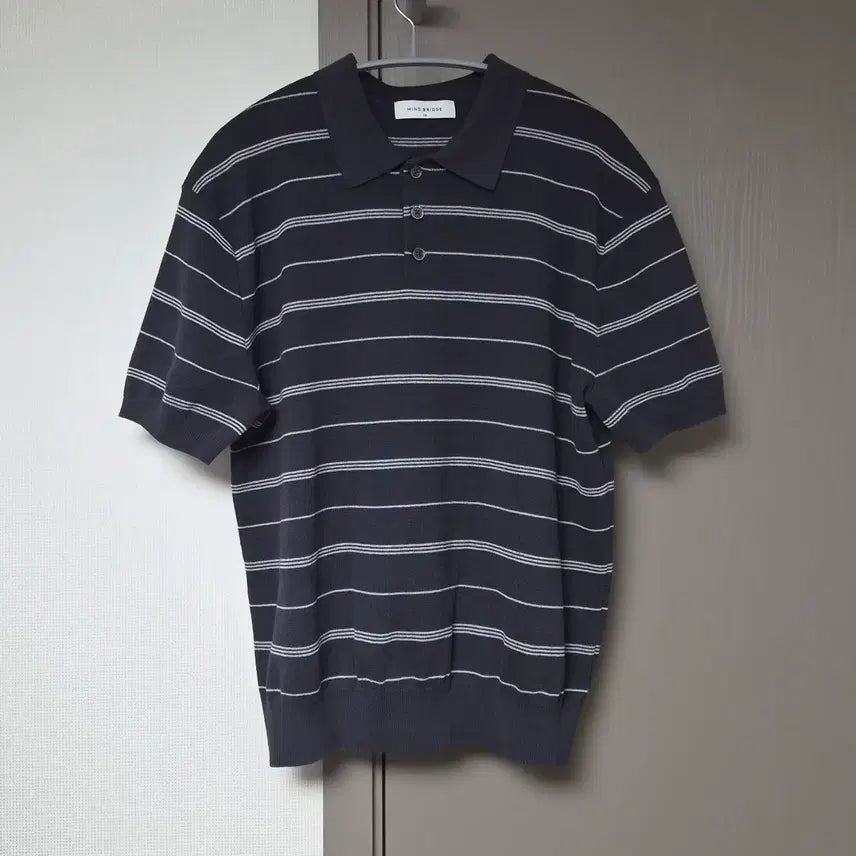 [BUNJANG] Mind Bridge Washable Multi Stripe Collar Short Sleeve Knit Dark Gray / [95] 마인드브릿지 워셔블 멀티 스트라이프 카라 반팔 니트 다크 그레이