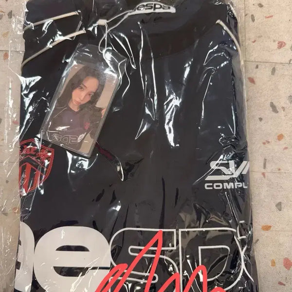 [BUNJANG] Aespa Karina Concert Jersey T-Shirt Photocard (Sealed) / 미개봉 에스파 카리나 콘서트 티셔츠 포카  jersey tshirt