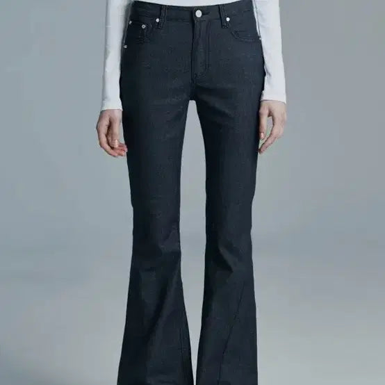 [BUNJANG] Synerjyn Dark Blue Bootcut Raw Denim Jeans (Size S) / 무료배송 S 다크블루 시너진 부츠컷 로우 생지 데님 진 청바지 synerjyn 미드