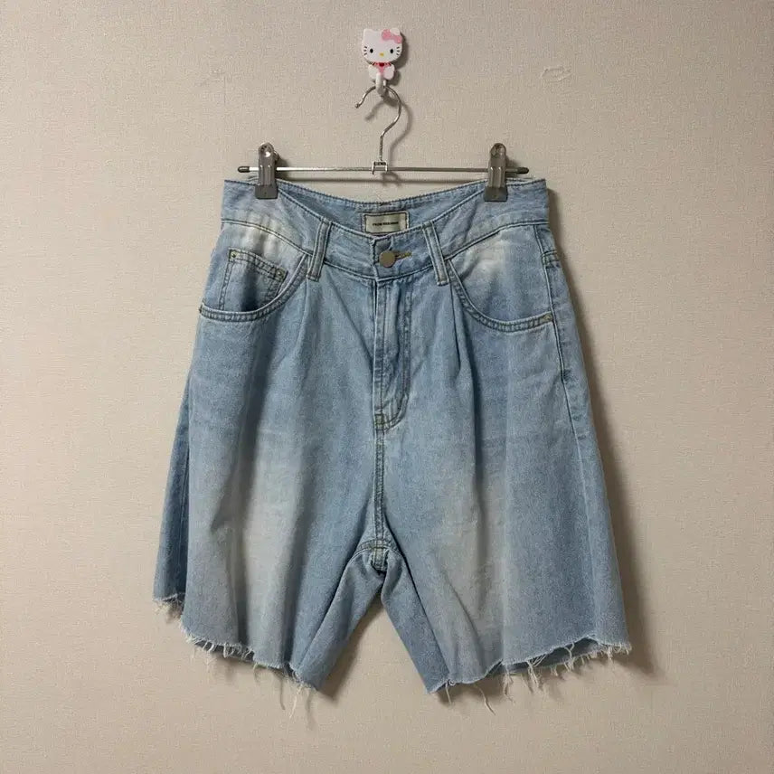 [BUNJANG] FromBeginning Light Wash Wide Denim Bermuda Shorts / 프롬비기닝 연청 와이드 데님 버뮤다 반바지