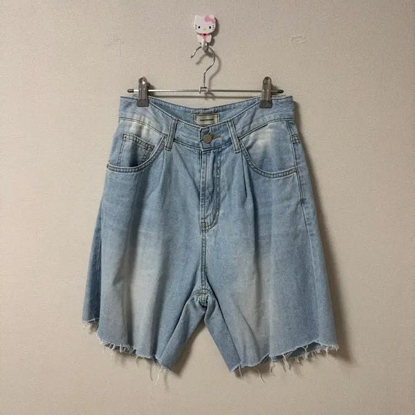 [BUNJANG] FromBeginning Light Wash Wide Denim Bermuda Shorts / 프롬비기닝 연청 와이드 데님 버뮤다 반바지