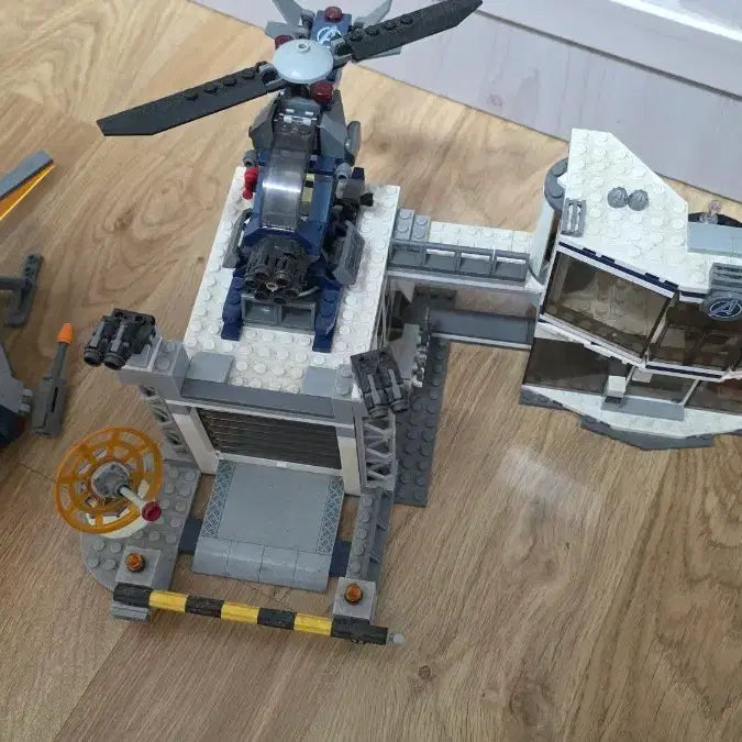 [BUNJANG] LEGO Marvel Avengers: Endgame Helicopter and Headquarters Building Set / 레고 마블 어벤져스 엔드게임