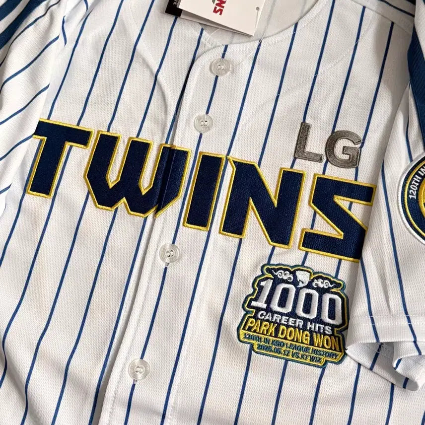 [BUNJANG] LG Twins Park Dong-won 1000-Hit Commemorative Baseball Jersey (Size 90) / 박동원 1000안타 기념 90사이즈 유니폼 판매합니다!