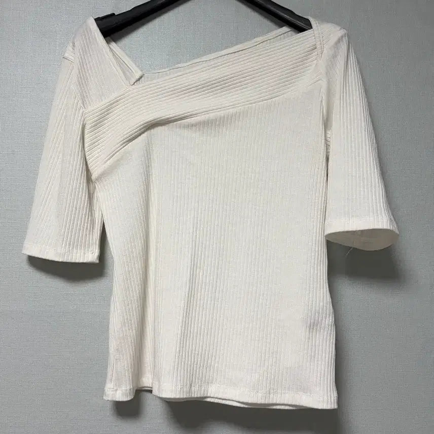[BUNJANG] 8seconds Off-Shoulder Top / 에잇세컨즈 오프숄더