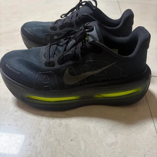 [BUNJANG] Nike Vomero Premium Black Iron Grey Shoes / [260] 나이키 보메로 프리미엄 블랙 아이언 그레이
