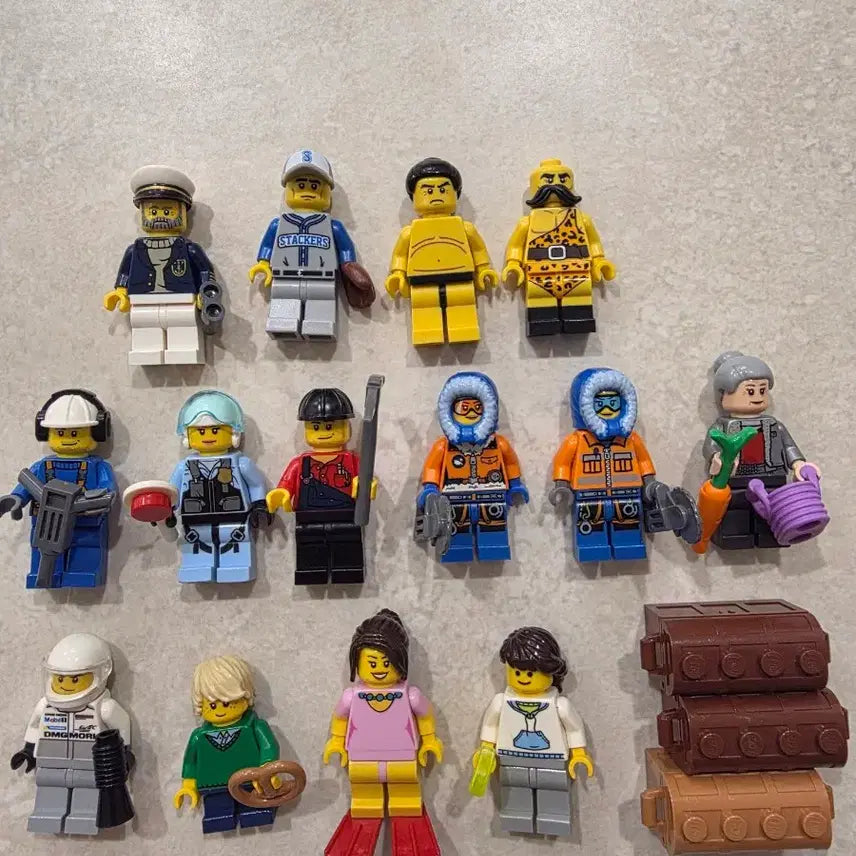 [BUNJANG] LEGO City & Seasonal Minifigure Bundle Set / 레고 시티 & 시즌 미피 일괄 판매