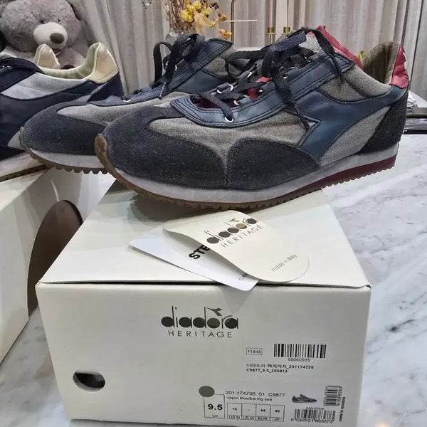 [BUNJANG] Diadora Heritage Sneakers / (새상품)디아도라 헤리티지 스니커즈 9.5 사이즈입니다