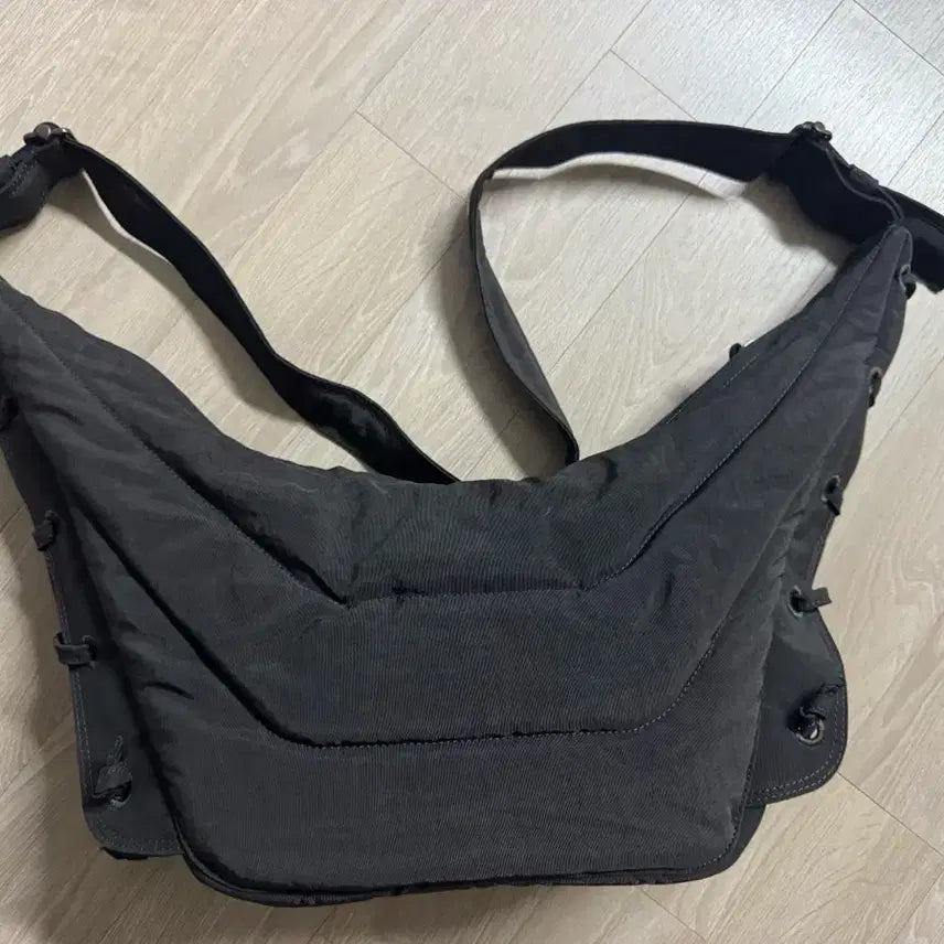 [BUNJANG] Lemaire Soft Game Bag Medium Dark Chocolate / [M] 르메르 소프트 게임백 미디움 다크초코