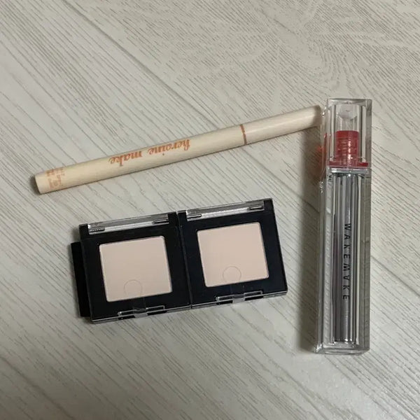 [BUNJANG] The Face Shop, Kiss Me, WakeMake Eyeshadow & Lip Tint Bundle / 화장품 일괄 6천원-더페이스샵 섀도우 앙버터2개, 키스미 음영라이너, 웨이크메이크 칠업코랄