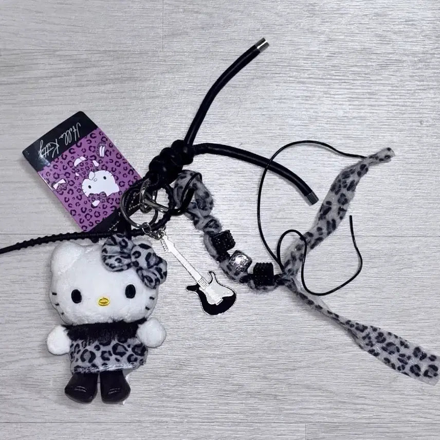 [BUNJANG] Kitty Keychain Set (2 pcs) / 키티 키링 2개 세트