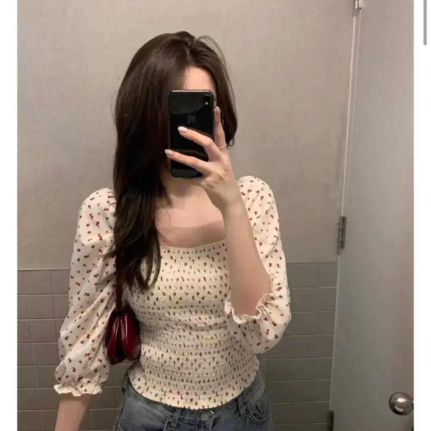 [BUNJANG] JENNIE O'LOGIE Seasons Square Blouse S / 제니오 로지 시즌스 스퀘어 블라우스 s