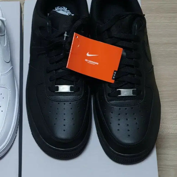 [BUNJANG] Nike Air Force 1 Low All Black Sneakers / 나코탭 에어포스 1 로우 올블랙
