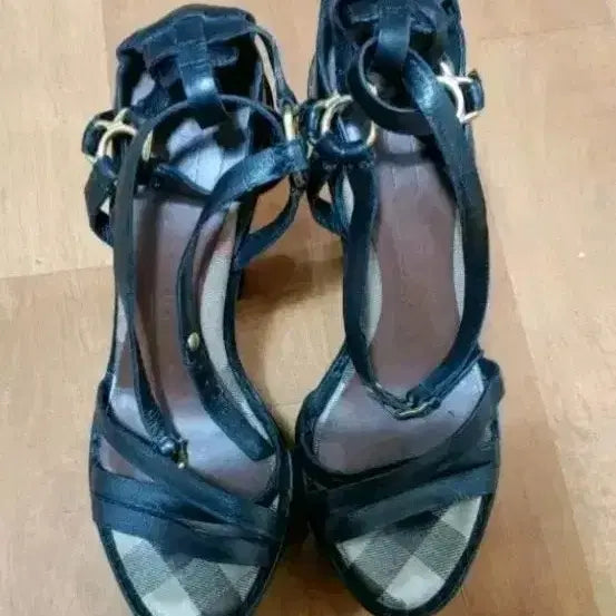 [BUNJANG] Burberry Black Check Pattern Sandals / 버버리 샌들 블랙