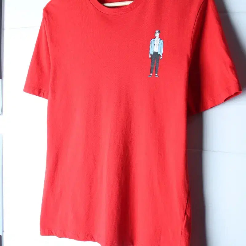 [BUNJANG] HUM / ALBER KIKI Collaboration Illustration T-Shirt / (M-L) 흄 반팔 티셔츠 알베르키위 협업 일러스트레이터-H36618