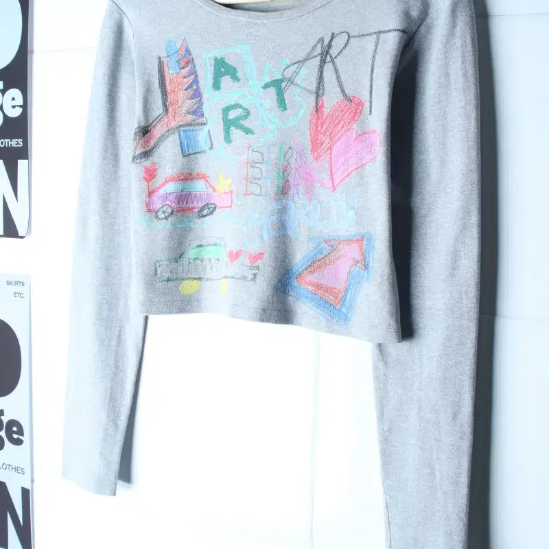 [BUNJANG] The Museum Visitor Sketch Cropped Long Sleeve T-Shirt Limited Edition / W(F) 더뮤지엄비지터 긴팔티셔츠 스케치 크롭 키치 한정판-H36625