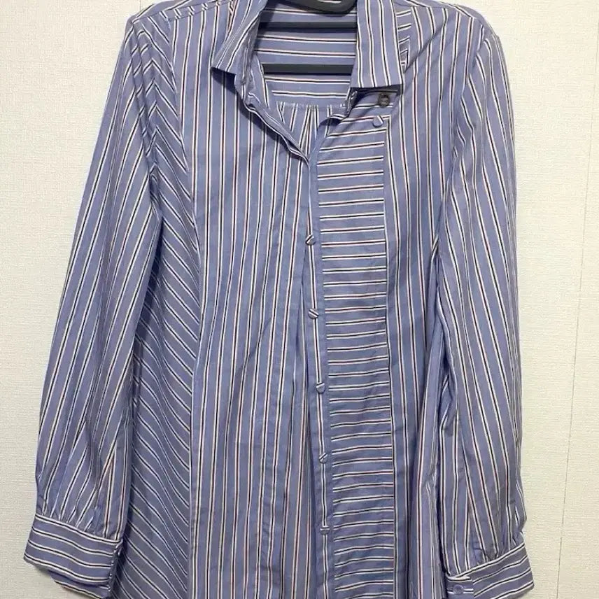 [BUNJANG] Ozweego Second Blouse / 오즈세컨 블라우스